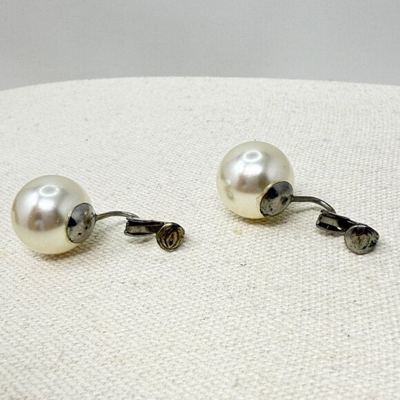 Vintage Faux  Pearl Stud‎ Earrings Silver-Tone Clip On Retro Bauble Kitchy - Picture 5 of 6